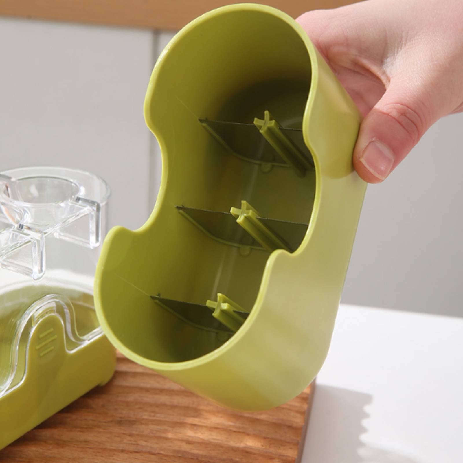 2-in-1 Cherry Pitter and Cutte - Kitchen Gadgets In のレビューと価格